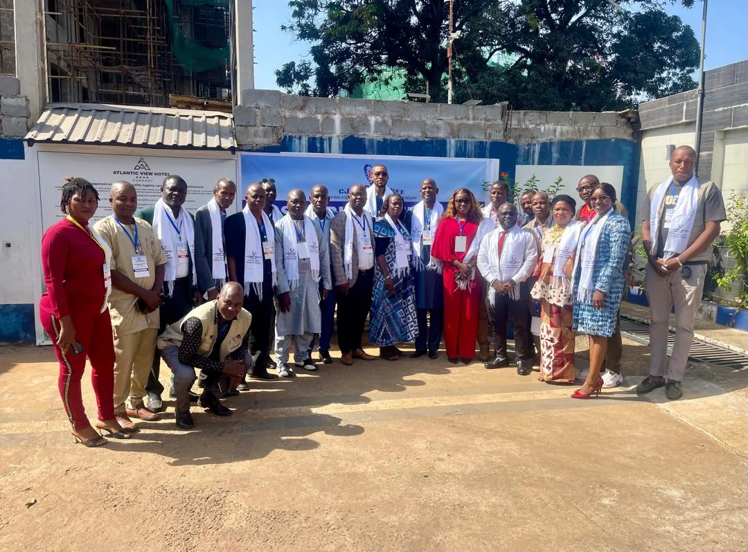 Rassemblement communautaire lors d'une activité de CJMAD en Guinée